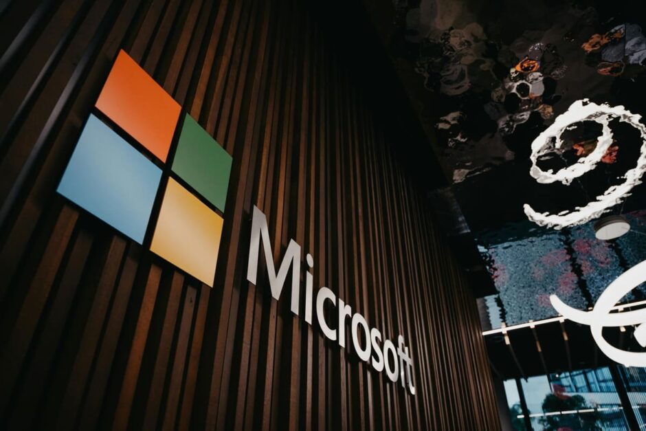 Microsoft Reemplaza la Pantalla Azul de la Muerte por una Negra en Windows 11